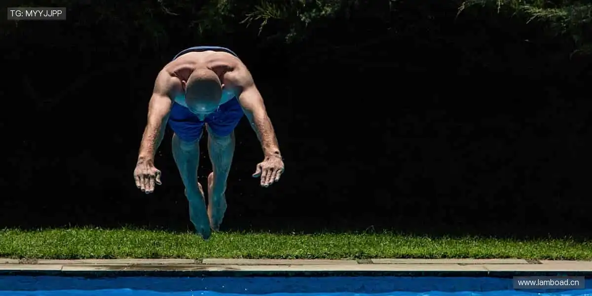 💥实时弹幕互动，与全球球迷共沸腾！⚽️